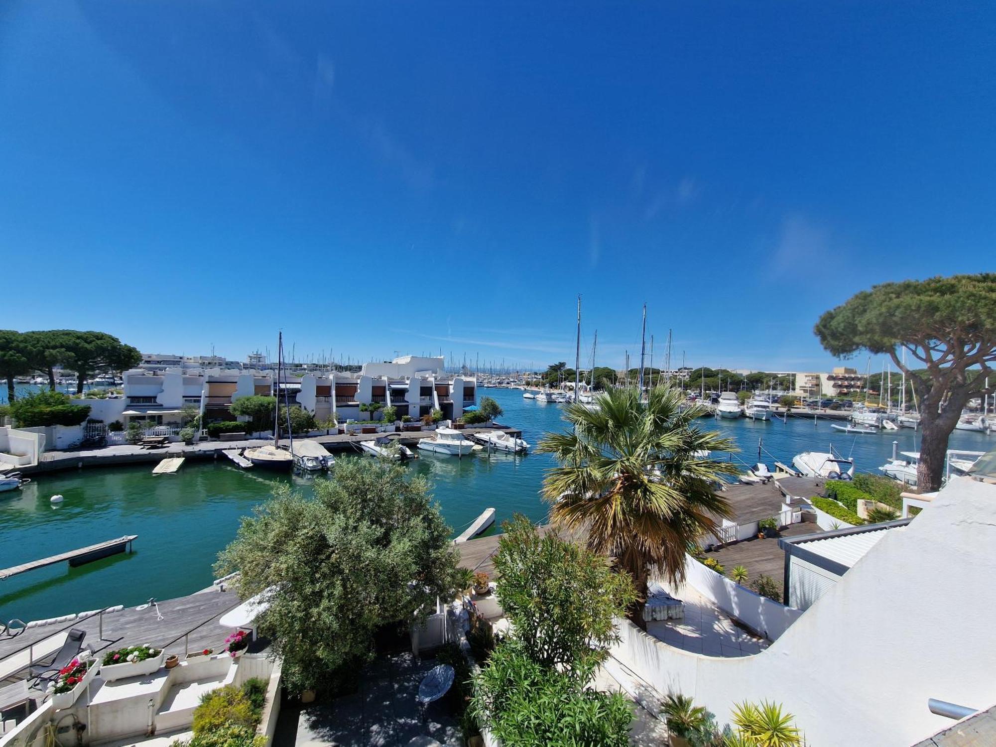 Marina Exceptionnelle - 8 Pers - 120 M2 Vue - Parentales - Cinema - Ponton Villa