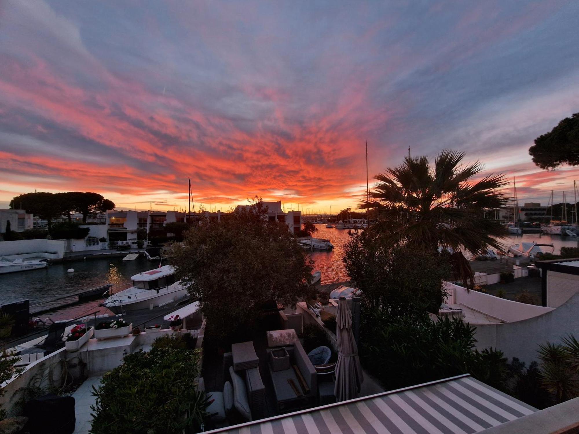 Marina Exceptionnelle - 8 Pers - 120 M2 Vue - Parentales - Cinema - Ponton * Le Grau-du-Roi