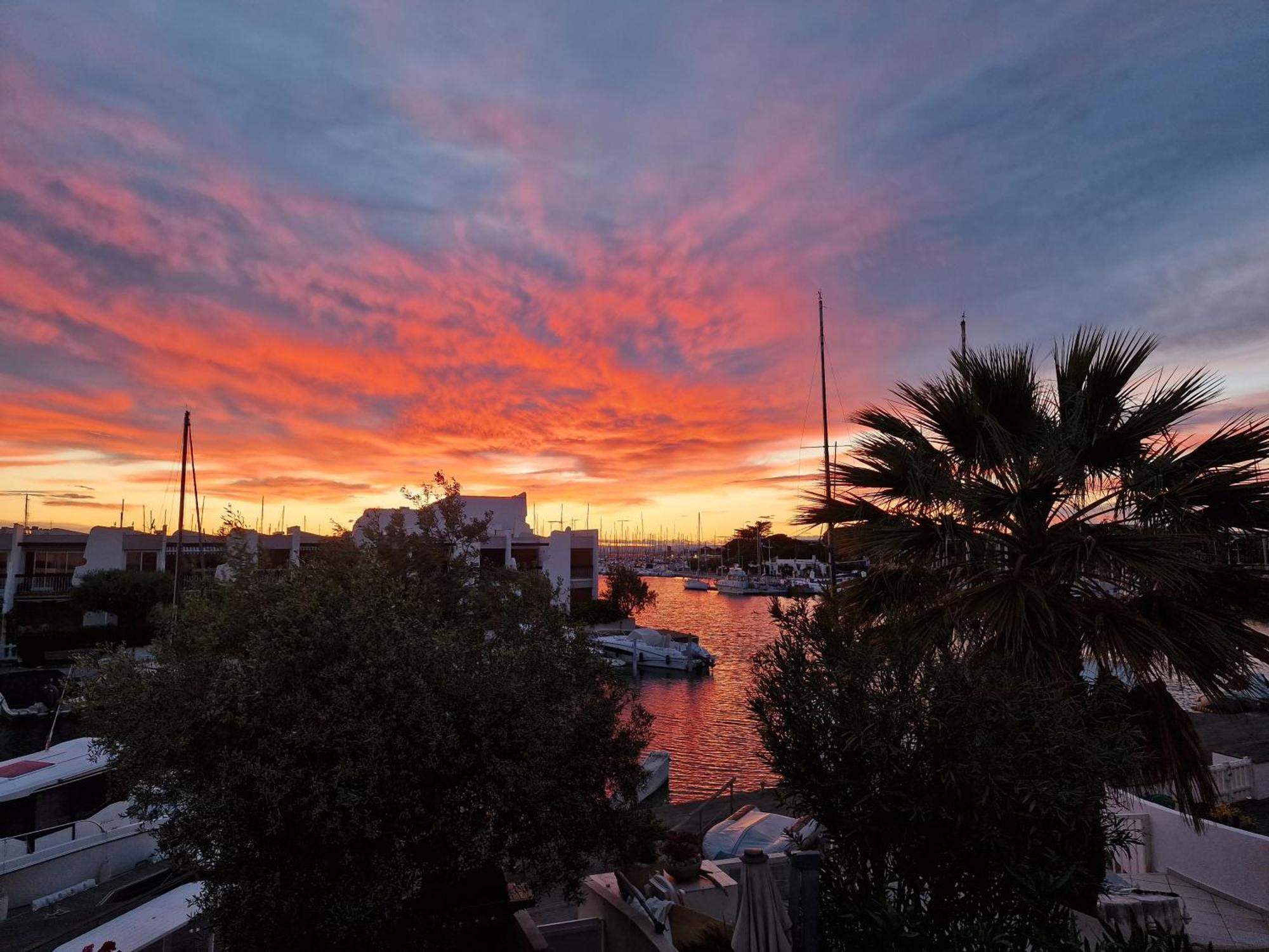 Marina Exceptionnelle - 8 Pers - 120 M2 Vue - Parentales - Cinema - Ponton Villa